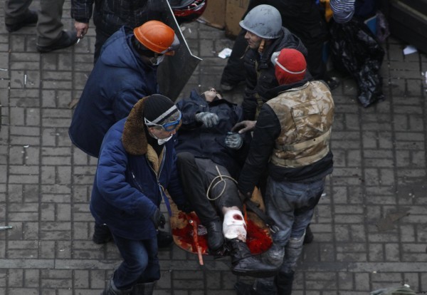 Κίεβο: Ασθενοφόρα στην πλατεία Ανεξαρτησίας - Νέοι τραυματίες (pics)